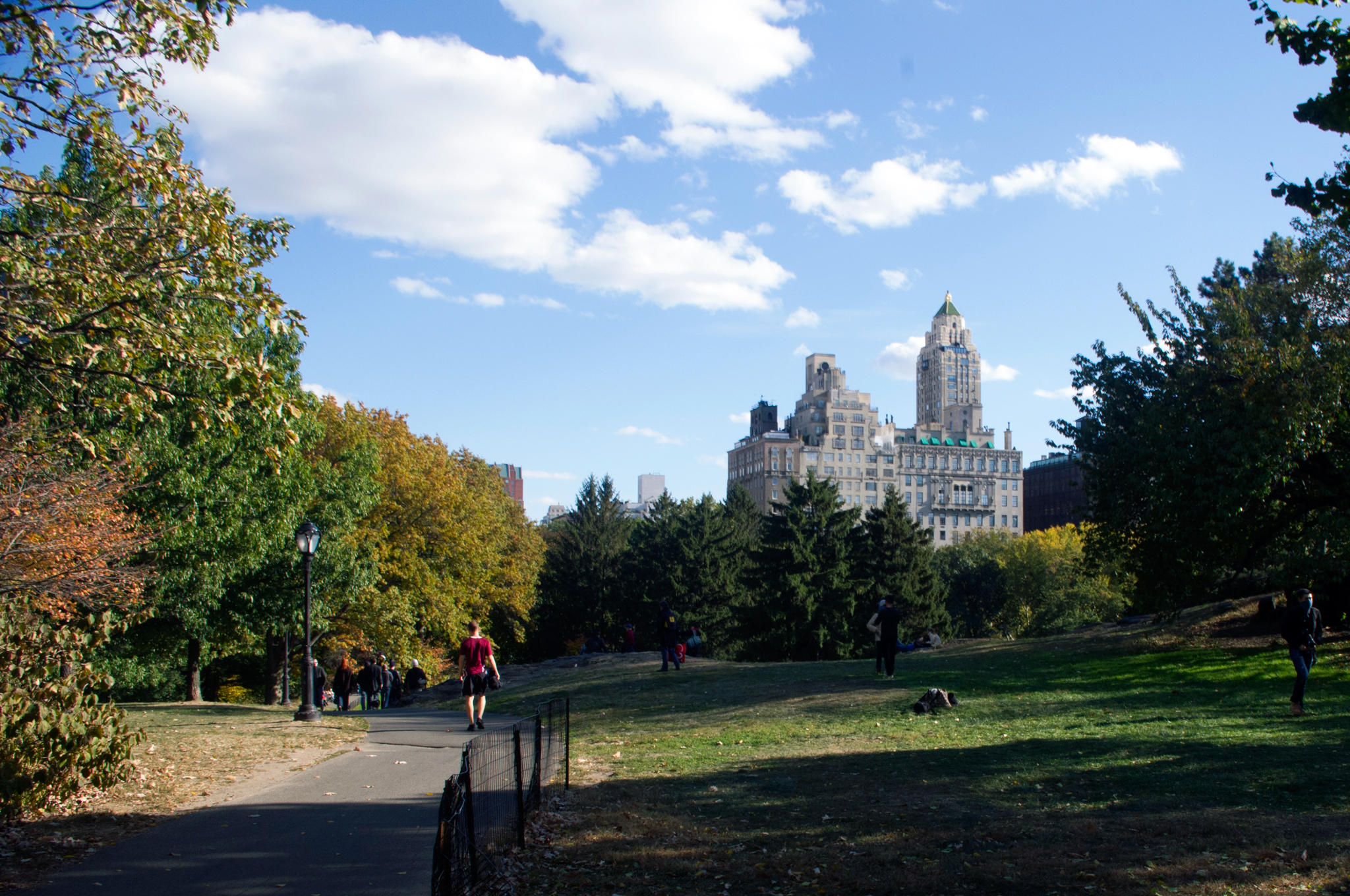 Running path in Central Park in New York. Photo by alphacityguides.