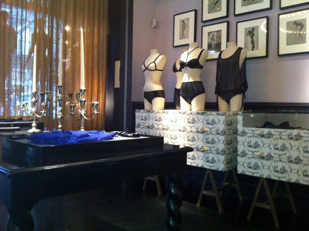 Display inside Kiki de Montparnasse in New York. Photo by alphacityguides.