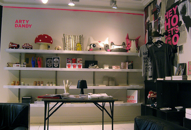 Wall display at Arty Dandy in Paris. Photo by alphacityguides.  