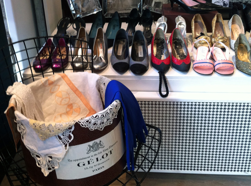 Display at Célia Darling Vintage in Paris. Photo by alphacityguides.