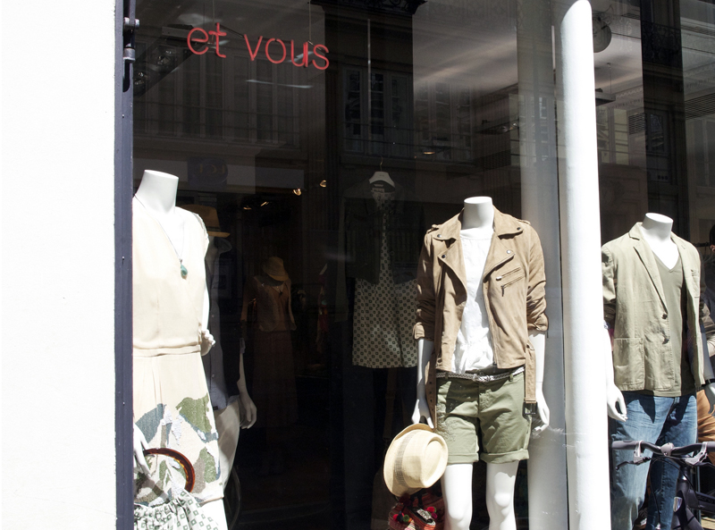 Store front displays at Et Vous in Paris. Photo by alphacityguides.
