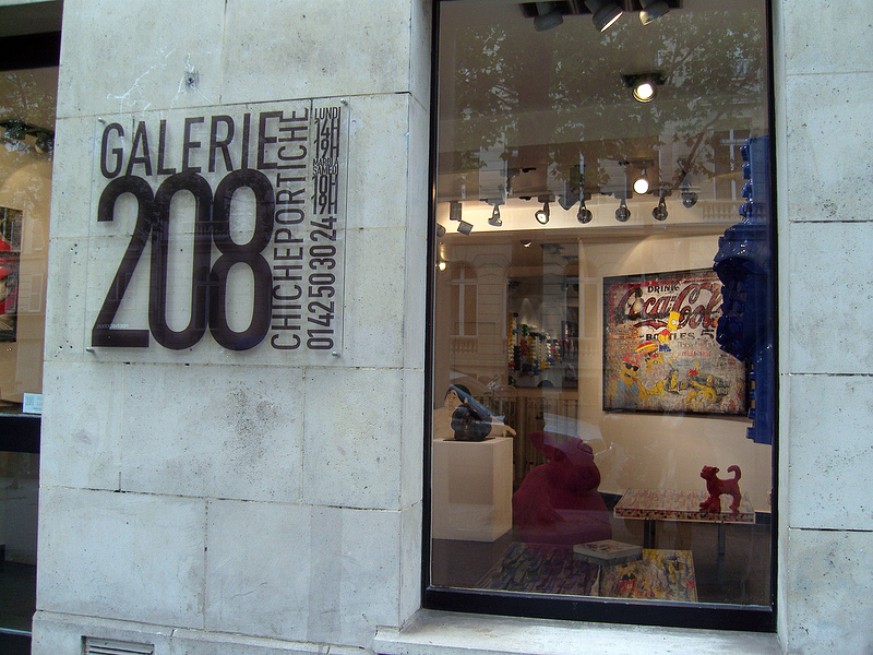 Store front at Galerie 208 in Paris. Photo by alphacityguides.