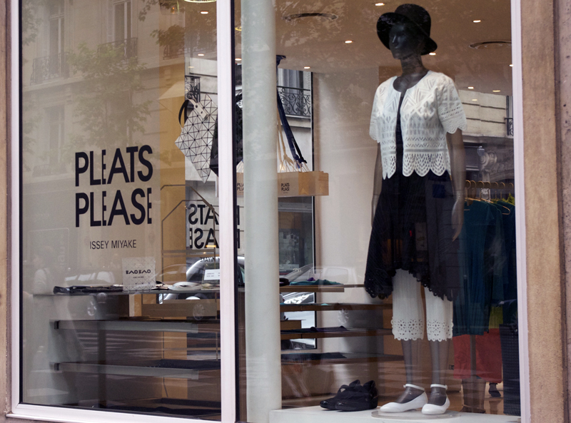 Window at Pleats Please in Paris. Photo by alphacityguides.
