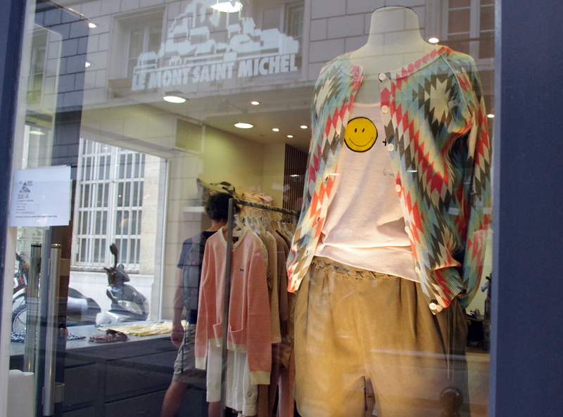 Fashion display at Le Mont Saint Michel in Paris. Photo by alphacityguides.