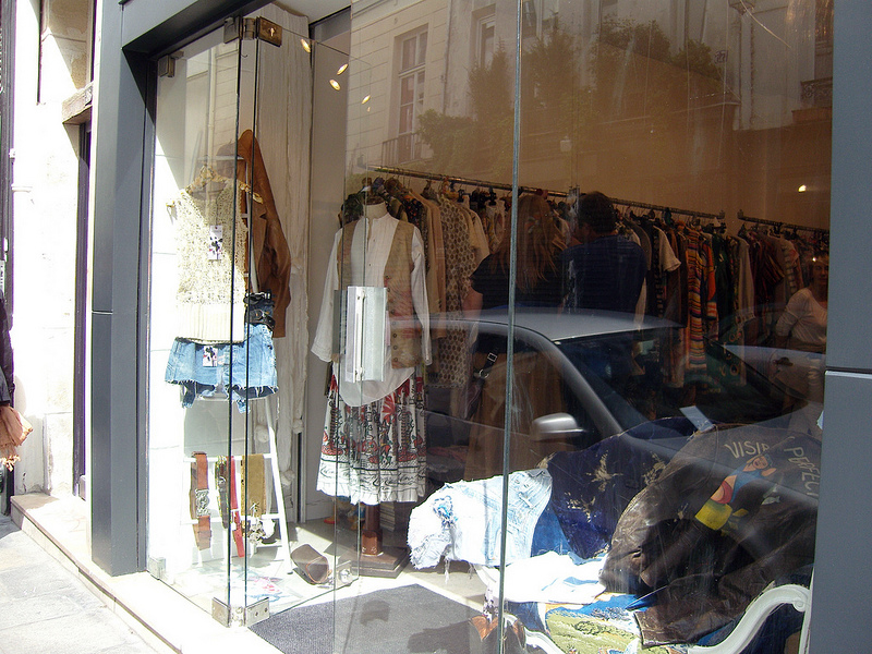 Window display at Madeinused in Paris. Photo by alphacityguides.