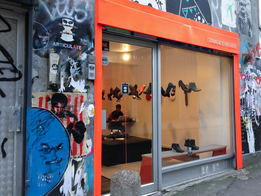 Store front and window display at Tracey Neuls. Photo by alphacityguides.