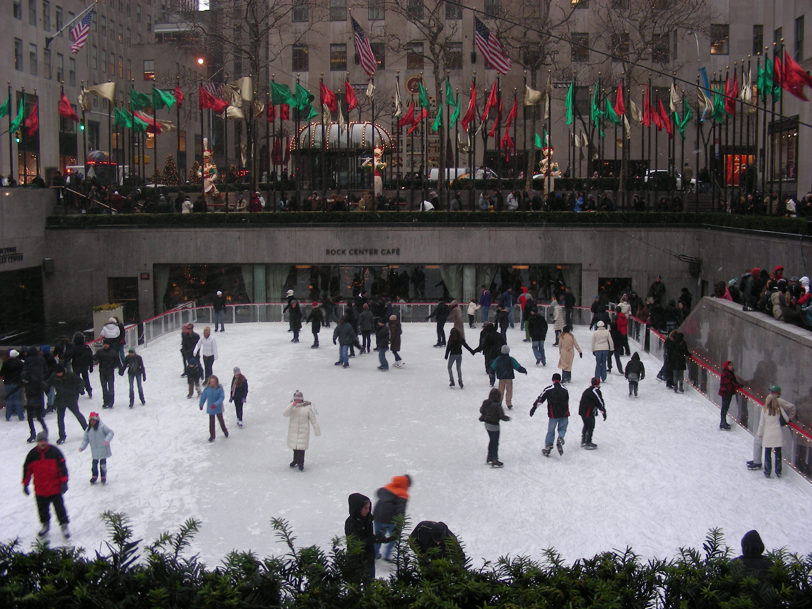 Ice rink at Rockefeller in New York. Photo by Alphacityguides