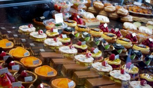 Tart display at La Fougasse in Paris. Photo by alphacityguides.