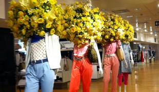 Fashion display inside Printemps in Paris. Photo by alphacityguides.