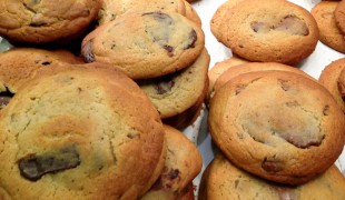 MIlk chocolate chunk cookies at Ben's Cookies in London. Photo by alphacityguides.