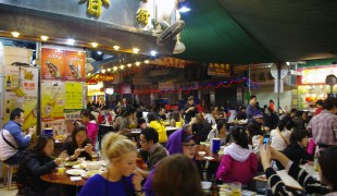 Temple Street Market dai pai dong's in Hong Kong. Photo by alphacityguides.