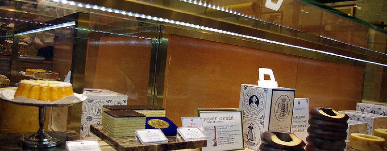 Baumkuchen display at Holländische Kakao-Stube in Isetan in Tokyo. Photo by alphacityguides.