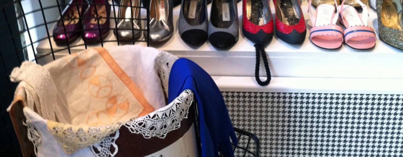 Display at Célia Darling Vintage in Paris. Photo by alphacityguides.