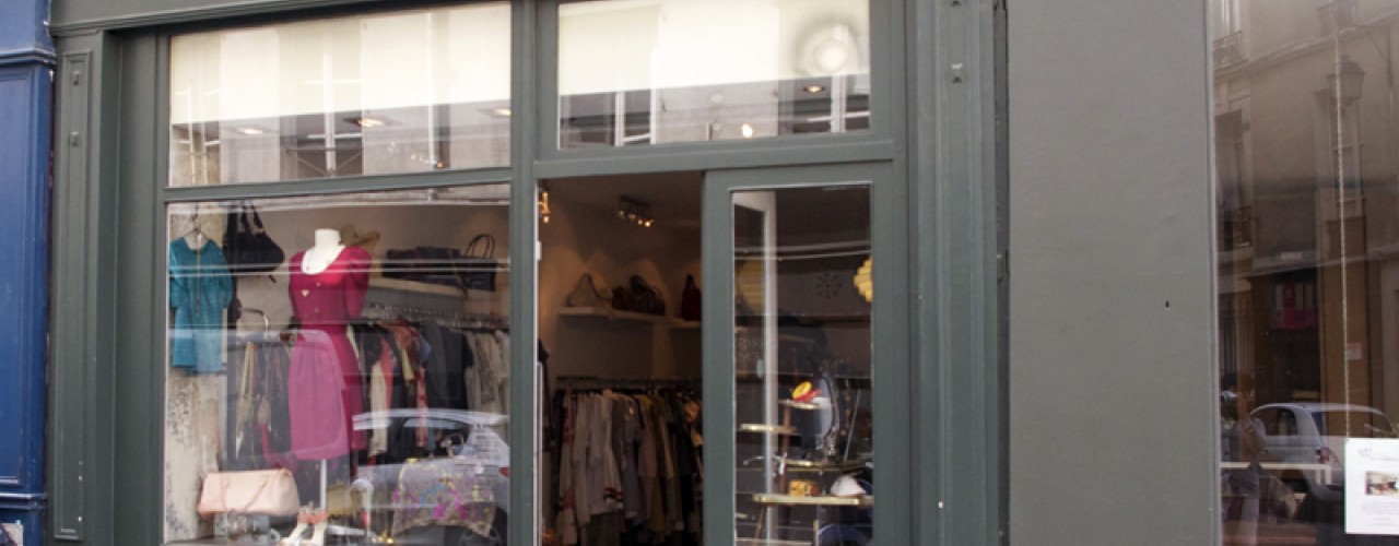 Store front at Violette & Léonie in Paris. Photo by alphacityguides.
