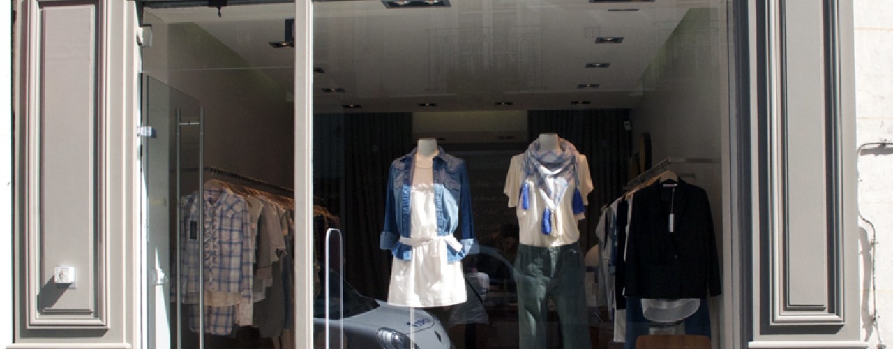 Store front at Virginie Castaway in Paris. Photo by alphacityguides.