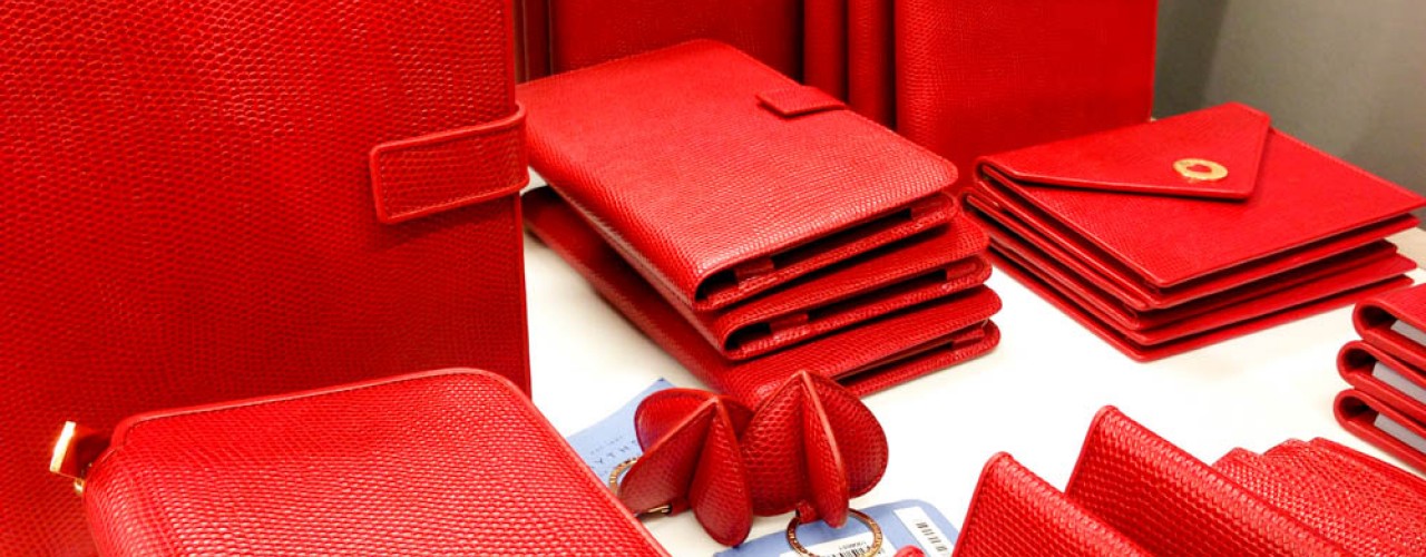 Wallet & leather accessories display at Smythson in London. Photo by alphacityguides.