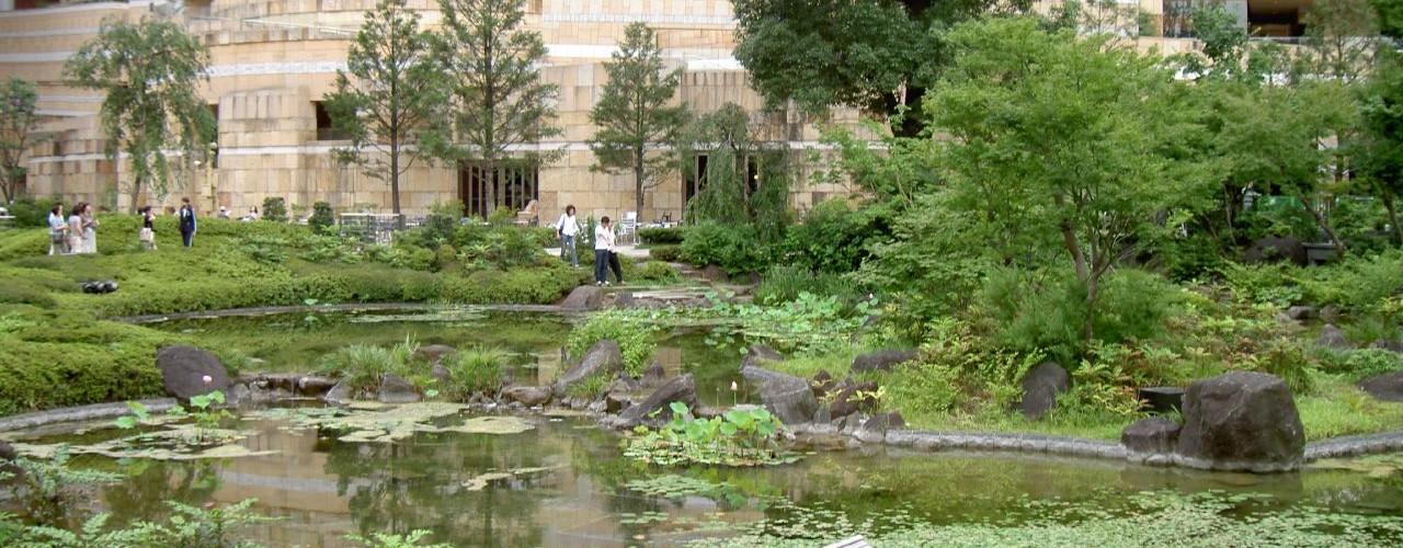 Mori Art Museum Garden in Tokyo. Photo by <a href="http://www.flickr.com/photos/hawk684/187966408/">hawk684</a>