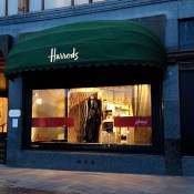 Entrance at Harrods in London. Photo by alphacityguides.