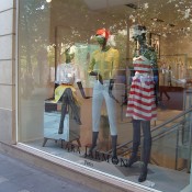 Window display at Tara Jarmon in Paris. Photo by alphacityguides.