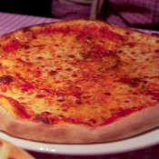 Pizza at Mama Pizzeria in Paris. Photo by alphacityguides.