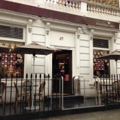 Store front at Hummingbird Bakery in London. Photo by alphacityguides.