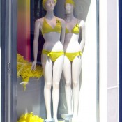 Window display at Eres in Paris. Photo by alphacityguides.
