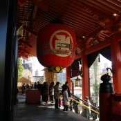 Sensoji Temple stairs in Tokyo. Photo by alphacityguides.