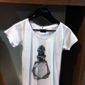 Tee at Kulte in Paris. Photo by alphacityguides.