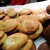 Cookie display case at Ben's Cookies in London. Photo by alphacityguides.