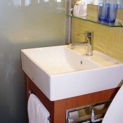 Bathroom at B Akasaka in Tokyo. Photo by alphacityguides.